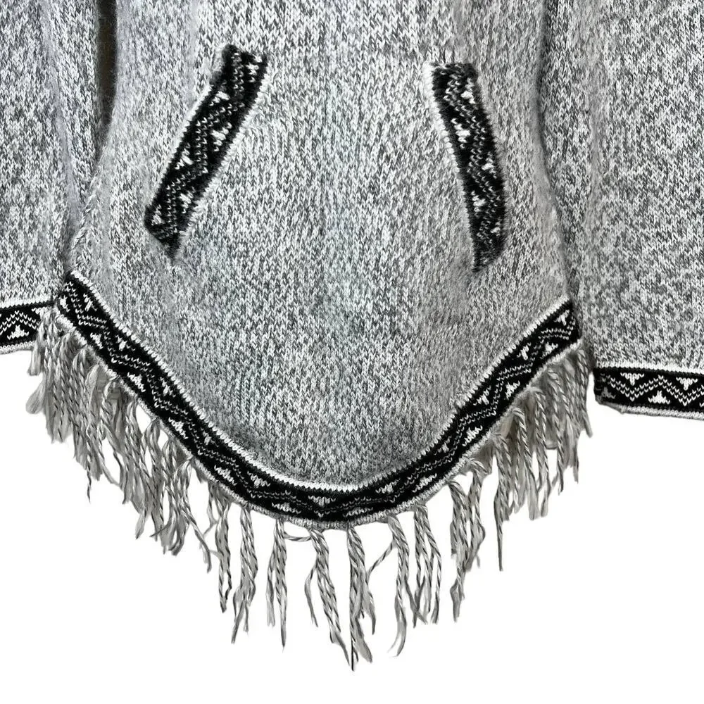 Peruvian Wool Blend Sweater in Gray and Black Women's Size Medium - Picture 5 of 9